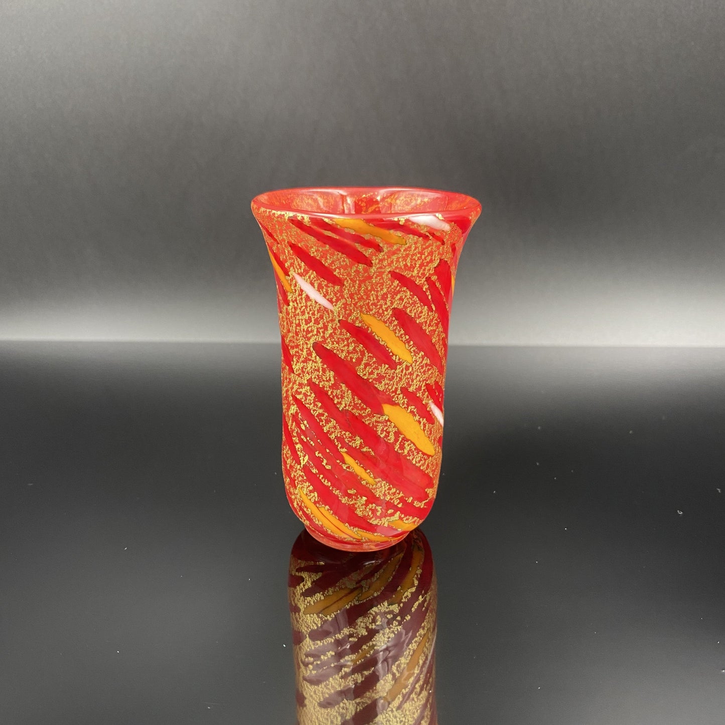 岩田 久利 作 手吹 金彩 赤ガラス 盃(杯) #25