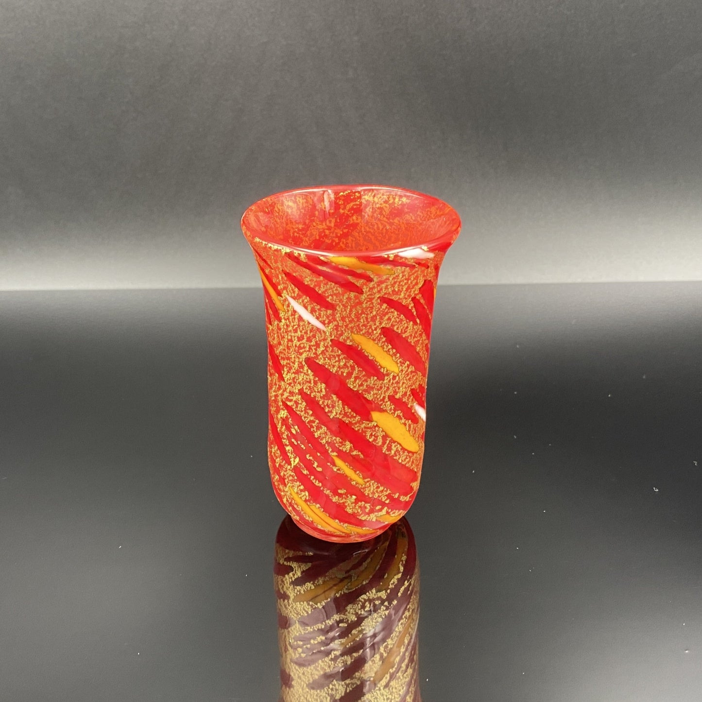 岩田 久利 作 手吹 金彩 赤ガラス 盃(杯) #25