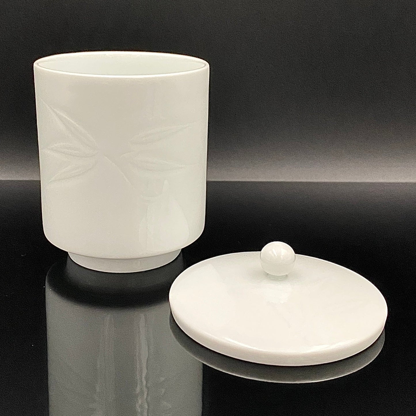 人間国宝 井上 萬二 作 白磁彫文 湯呑 陶器グラス #42