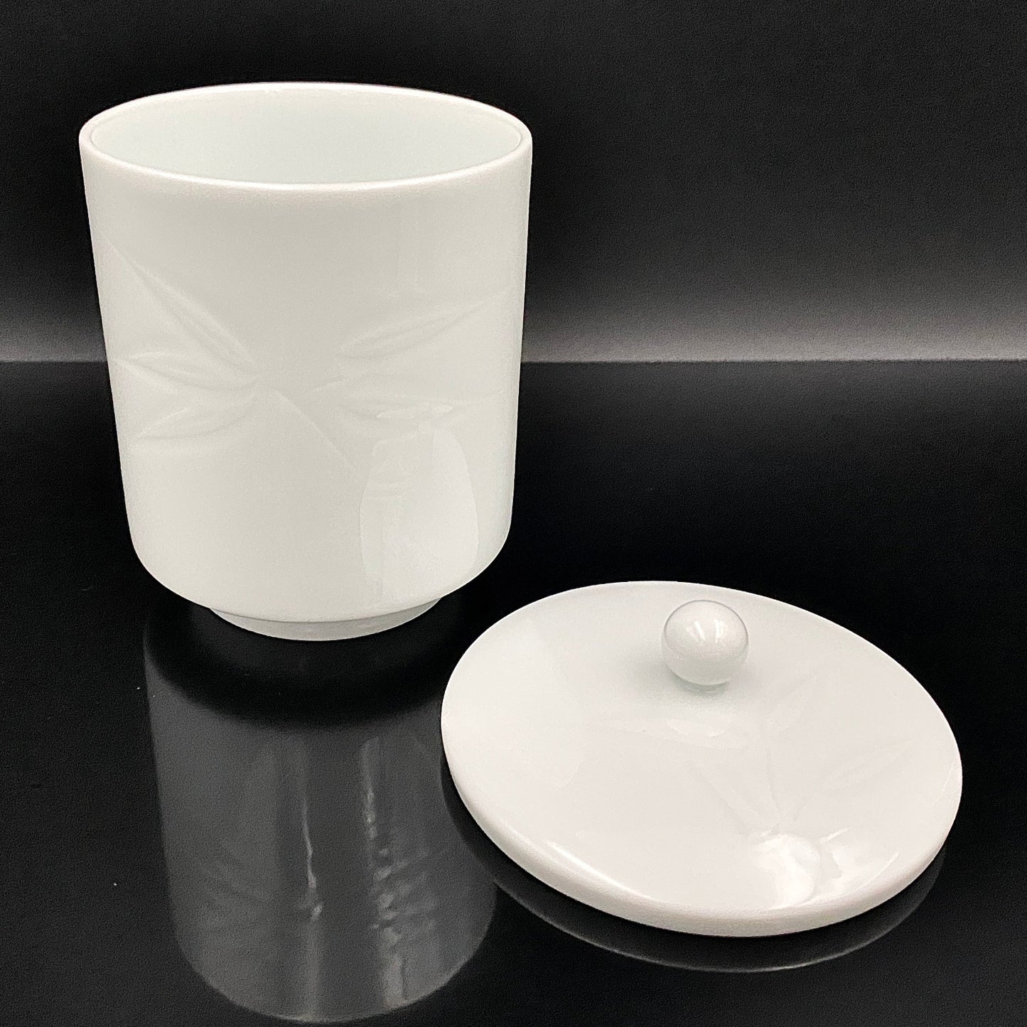 人間国宝 井上 萬二 作 白磁彫文 湯呑 陶器グラス #42