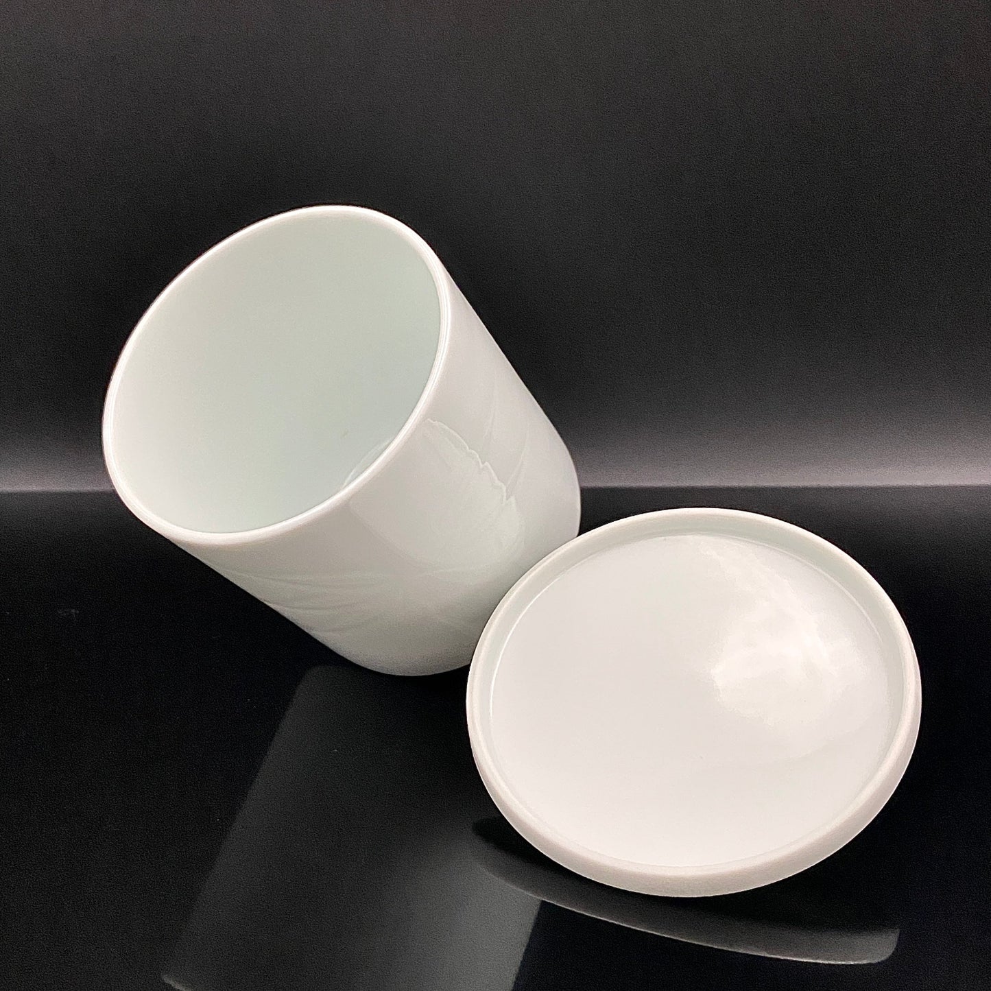 人間国宝 井上 萬二 作 白磁彫文 湯呑 陶器グラス #42