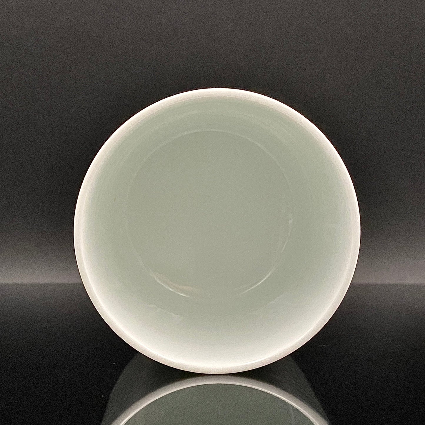 人間国宝 井上 萬二 作 白磁彫文 湯呑 陶器グラス #42