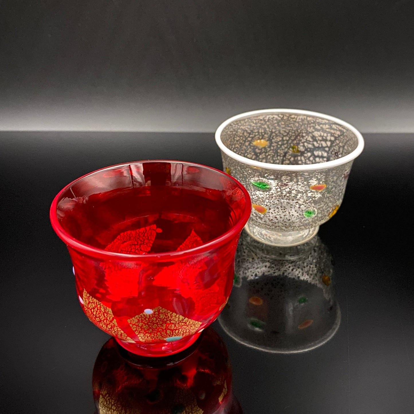 石井 康治 作 『祝盃』手吹き硝子 赤白酒盃2点セット #54