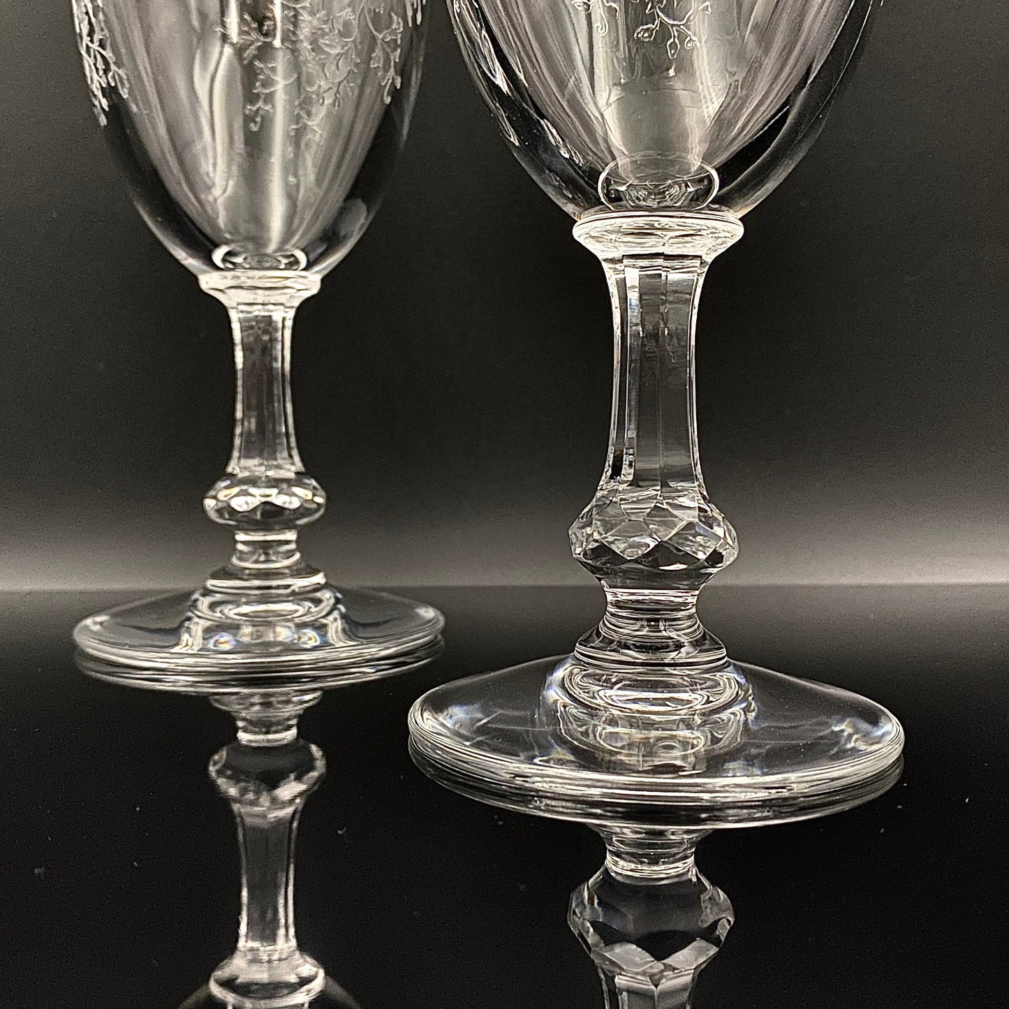 Old Saint Louis Crystal(オールド サンルイ クリスタル )1910年代 モデル Lorraine(ロレーヌ)花唐草文様 グラス2点セット #77