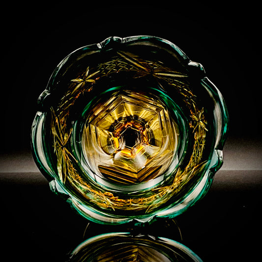 黄綬褒章受章作家 黒木 国昭 作 綾切子 緑琥珀重ね色被せ 馬上杯 テイスティンググラス #286