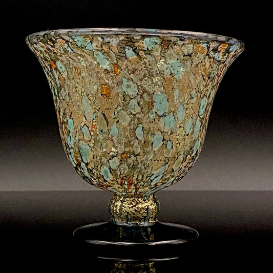 石井康治、50年の軌跡と「青月」の深淵：硝子に命を、静寂に光を。