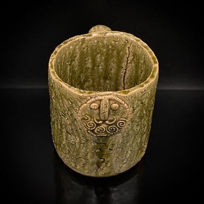 プラハ・ヴァロリス国際展金賞受賞作家、走泥社 創設者 鈴木 治 作 「原始美術への回帰」 黒絵ジョッキ、淀画廊陶歴付き 麦酒吞 ビアマグ ロックグラス #334