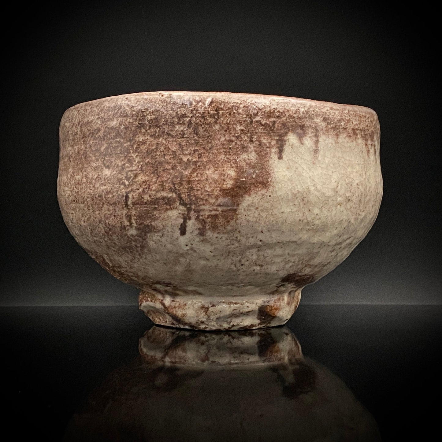 玉隆山吉田萩苑（Shuen Yoshida）直传弟子 永久胜斎（Nagahisa Shosai）作 萩烧 割高台白萩柿彩茶碗 《祝古希贺》 三连式登窑陶胜庵 洋酒杯 威士忌杯 #333