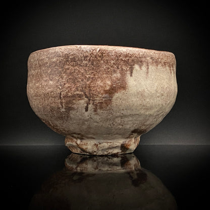 玉隆山吉田萩苑（Shuen Yoshida）直传弟子 永久胜斎（Nagahisa Shosai）作 萩烧 割高台白萩柿彩茶碗 《祝古希贺》 三连式登窑陶胜庵 洋酒杯 威士忌杯 #333