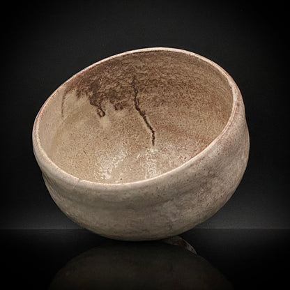 玉隆山吉田萩苑（Shuen Yoshida）直传弟子 永久胜斎（Nagahisa Shosai）作 萩烧 割高台白萩柿彩茶碗 《祝古希贺》 三连式登窑陶胜庵 洋酒杯 威士忌杯 #333