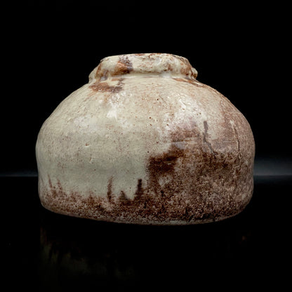玉隆山吉田萩苑（Shuen Yoshida）直传弟子 永久胜斎（Nagahisa Shosai）作 萩烧 割高台白萩柿彩茶碗 《祝古希贺》 三连式登窑陶胜庵 洋酒杯 威士忌杯 #333
