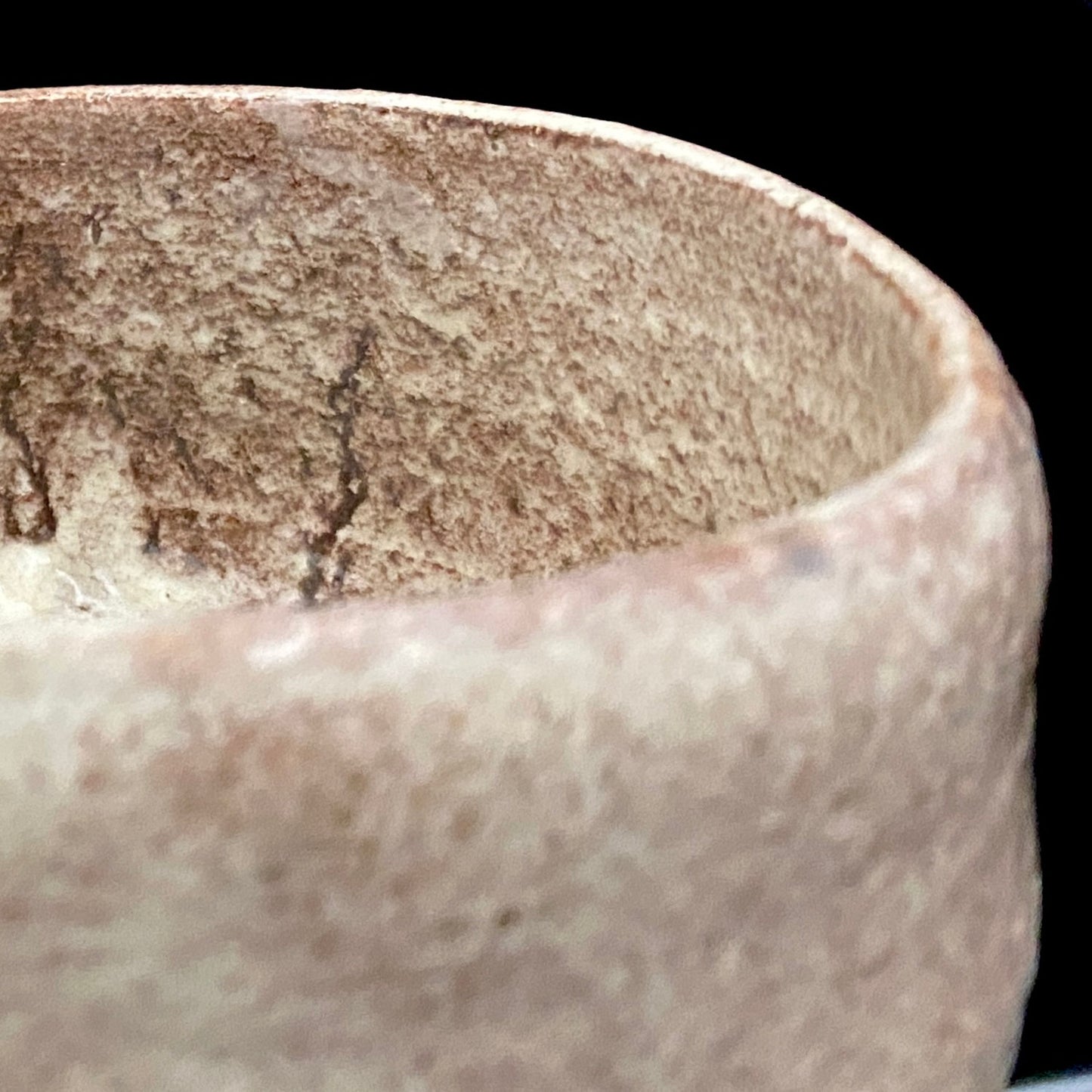 玉隆山吉田萩苑（Shuen Yoshida）直传弟子 永久胜斎（Nagahisa Shosai）作 萩烧 割高台白萩柿彩茶碗 《祝古希贺》 三连式登窑陶胜庵 洋酒杯 威士忌杯 #333
