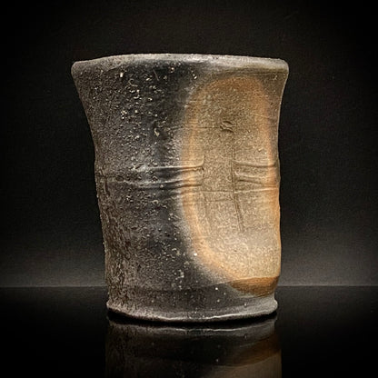 人間国宝藤原啓系譜 備前焼作家 水谷陶酔 作 無釉焼締緋襷変形ぐい呑 #348