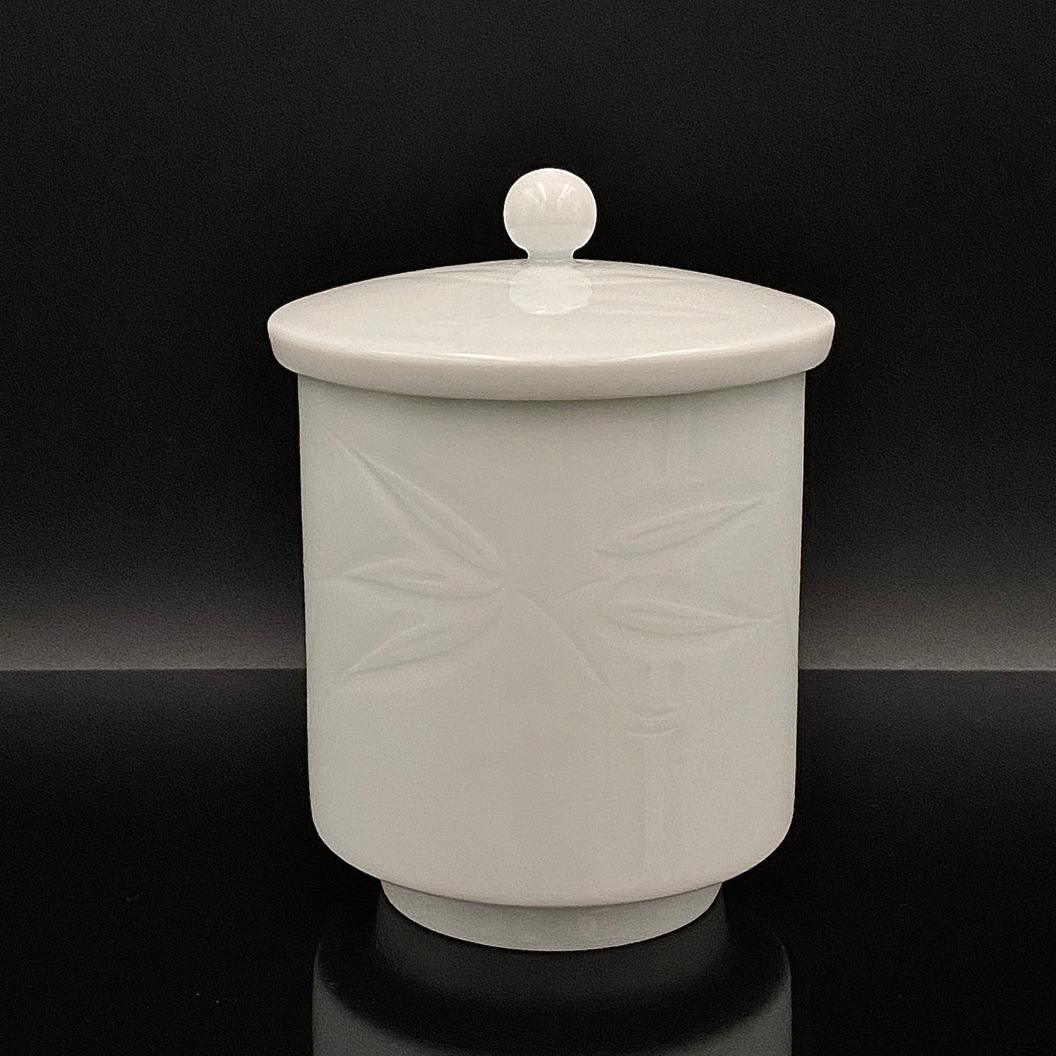 人間国宝 井上 萬二 作 白磁彫文 湯呑 陶器グラス #42 – Antique Liquor