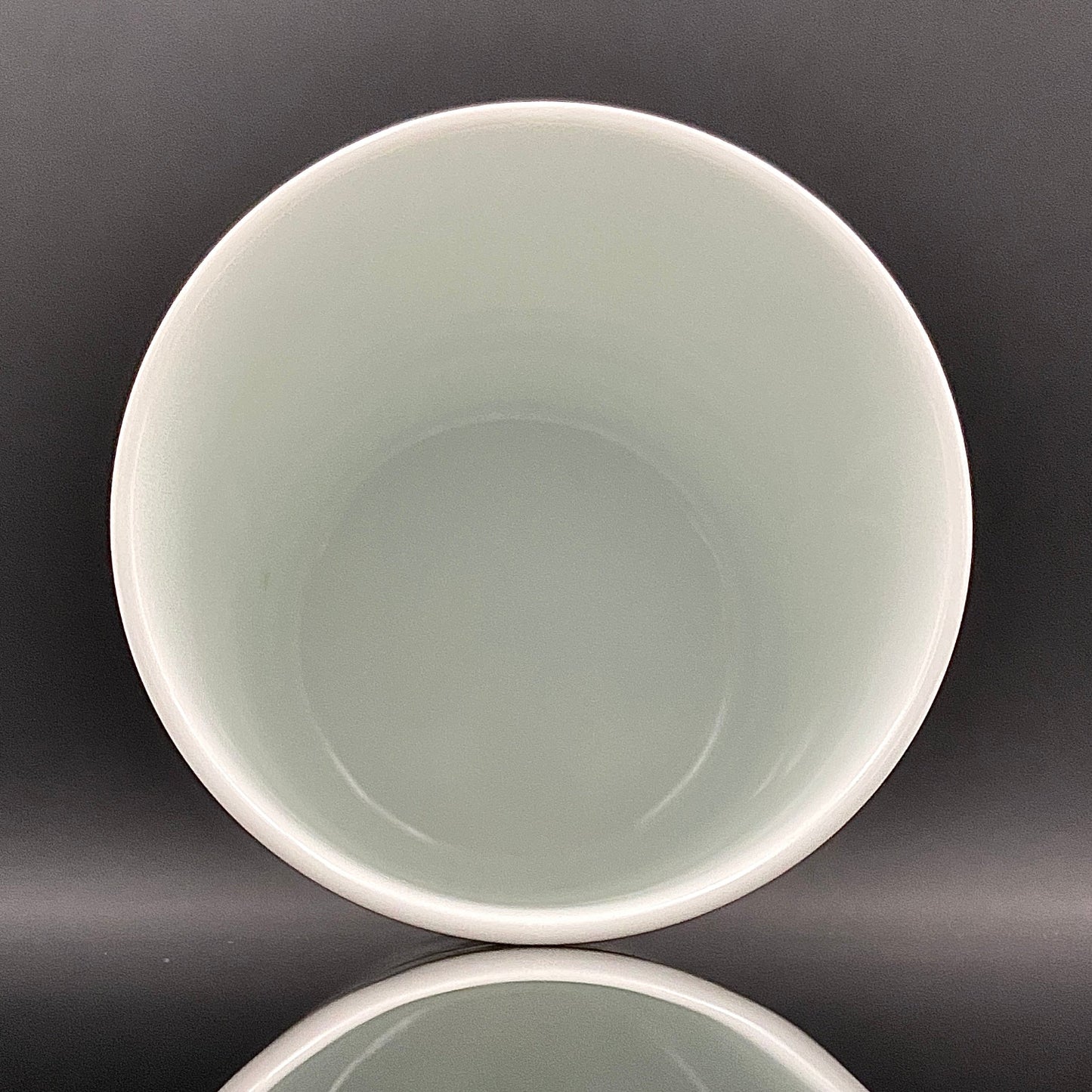 人間国宝 井上 萬二 作 白磁彫文 湯呑 陶器グラス #42