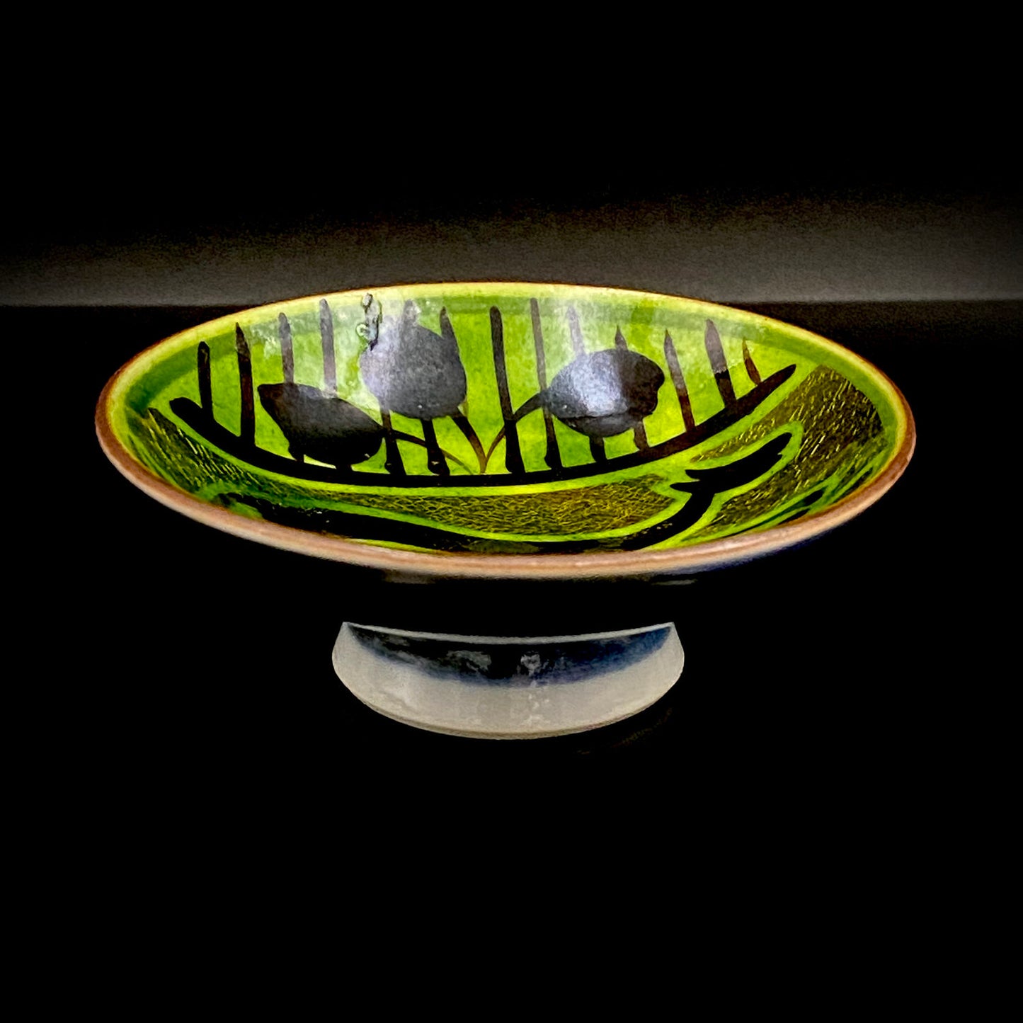 石川県無形文化財 日展特選作家 松本佐一 作 金彩緑彩黒絵象嵌風 ぐい呑 平盃 和のショットグラス #317