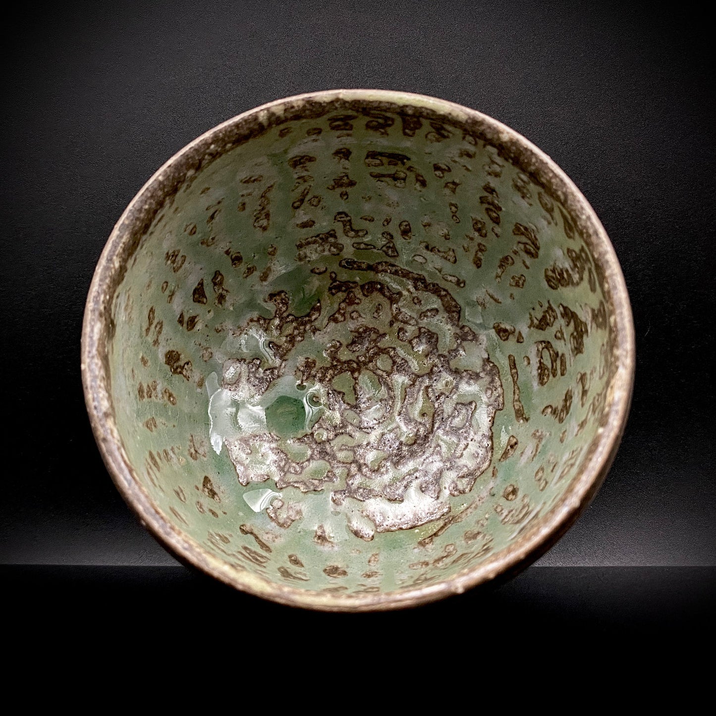 Mashiko Modern Ceramics, Apprentice to Shoji Kamoda (Tono Period), Shigeo Kojima: Banded Clay Slips Multi-Glazed Matcha Bowl, Japanese Rocks Glass #366