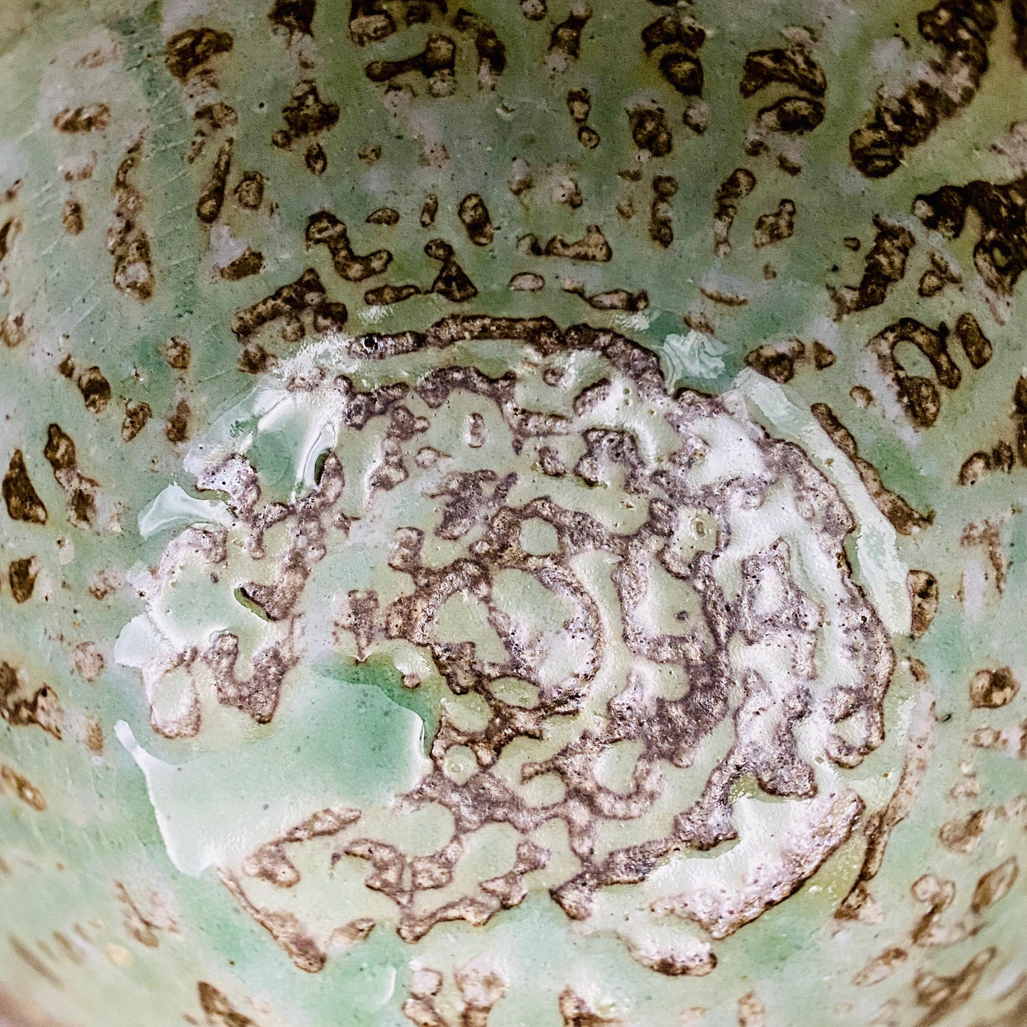 Mashiko Modern Ceramics, Apprentice to Shoji Kamoda (Tono Period), Shigeo Kojima: Banded Clay Slips Multi-Glazed Matcha Bowl, Japanese Rocks Glass #366