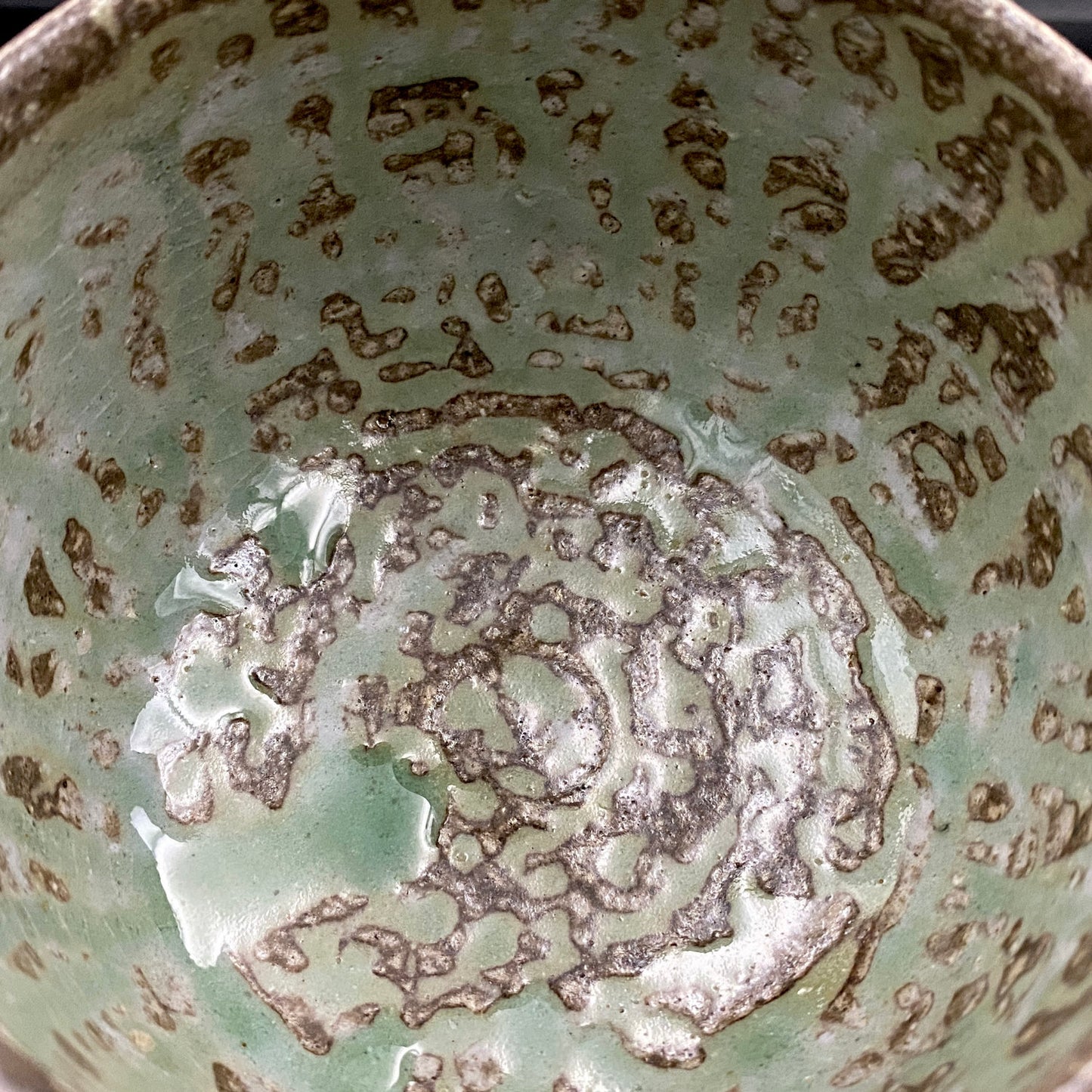 Mashiko Modern Ceramics, Apprentice to Shoji Kamoda (Tono Period), Shigeo Kojima: Banded Clay Slips Multi-Glazed Matcha Bowl, Japanese Rocks Glass #366