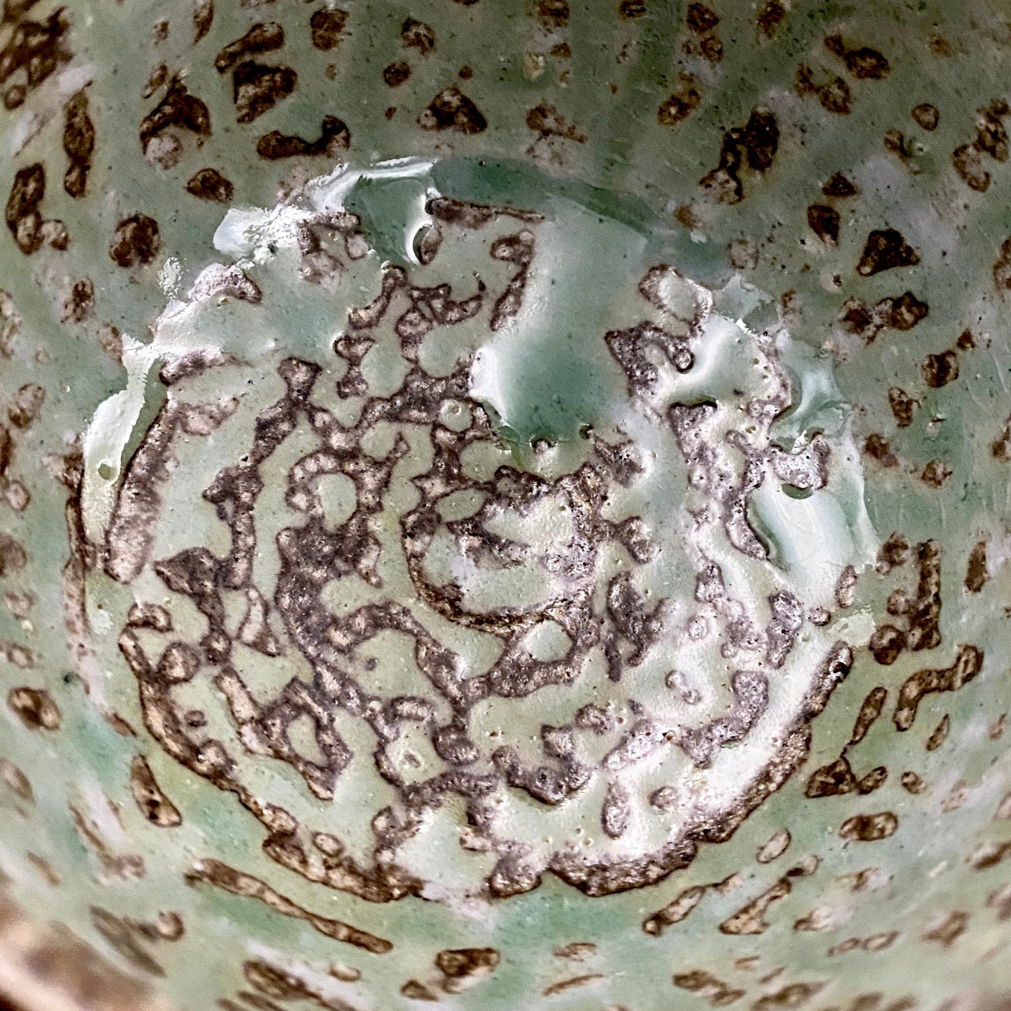 Mashiko Modern Ceramics, Apprentice to Shoji Kamoda (Tono Period), Shigeo Kojima: Banded Clay Slips Multi-Glazed Matcha Bowl, Japanese Rocks Glass #366