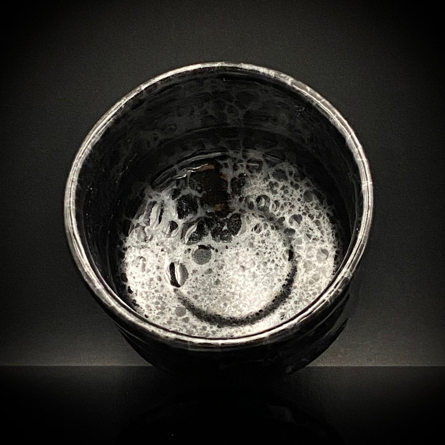 瀬戸市指定無形文化財保持者 太子窯 鈴木 八郎 作 天目茶盃 天目茶盌 油滴天目 筒型酒器 和のロックグラス #379