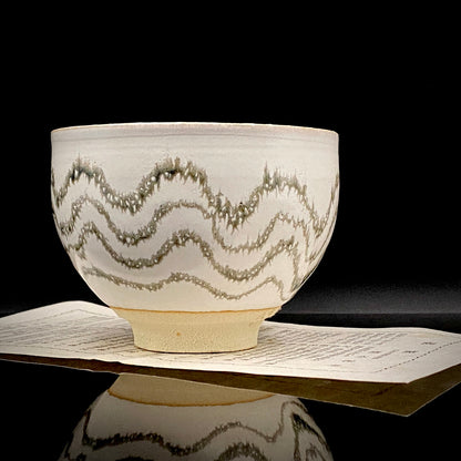 师从人间国宝清水卯一（Shimizu Uichi、父）、荣获松下奖 蓬莱窑 清水 保孝（Shimizu Yasutaka）作 白釉收缩窑变波纹茶碗 和风威士忌杯 #378