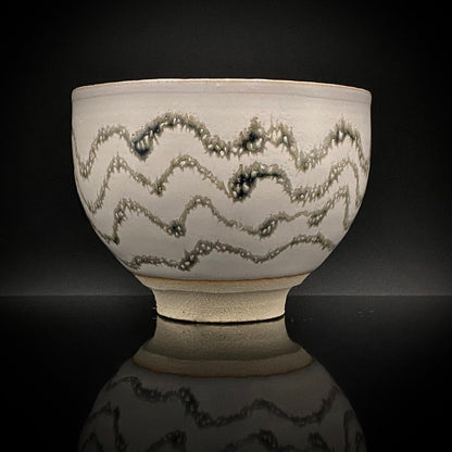 师从人间国宝清水卯一（Shimizu Uichi、父）、荣获松下奖 蓬莱窑 清水 保孝（Shimizu Yasutaka）作 白釉收缩窑变波纹茶碗 和风威士忌杯 #378