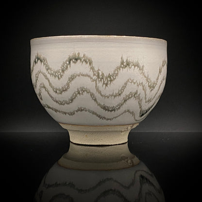师从人间国宝清水卯一（Shimizu Uichi、父）、荣获松下奖 蓬莱窑 清水 保孝（Shimizu Yasutaka）作 白釉收缩窑变波纹茶碗 和风威士忌杯 #378