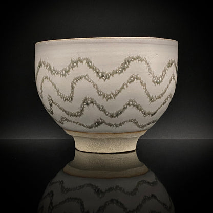 师从人间国宝清水卯一（Shimizu Uichi、父）、荣获松下奖 蓬莱窑 清水 保孝（Shimizu Yasutaka）作 白釉收缩窑变波纹茶碗 和风威士忌杯 #378