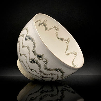 师从人间国宝清水卯一（Shimizu Uichi、父）、荣获松下奖 蓬莱窑 清水 保孝（Shimizu Yasutaka）作 白釉收缩窑变波纹茶碗 和风威士忌杯 #378