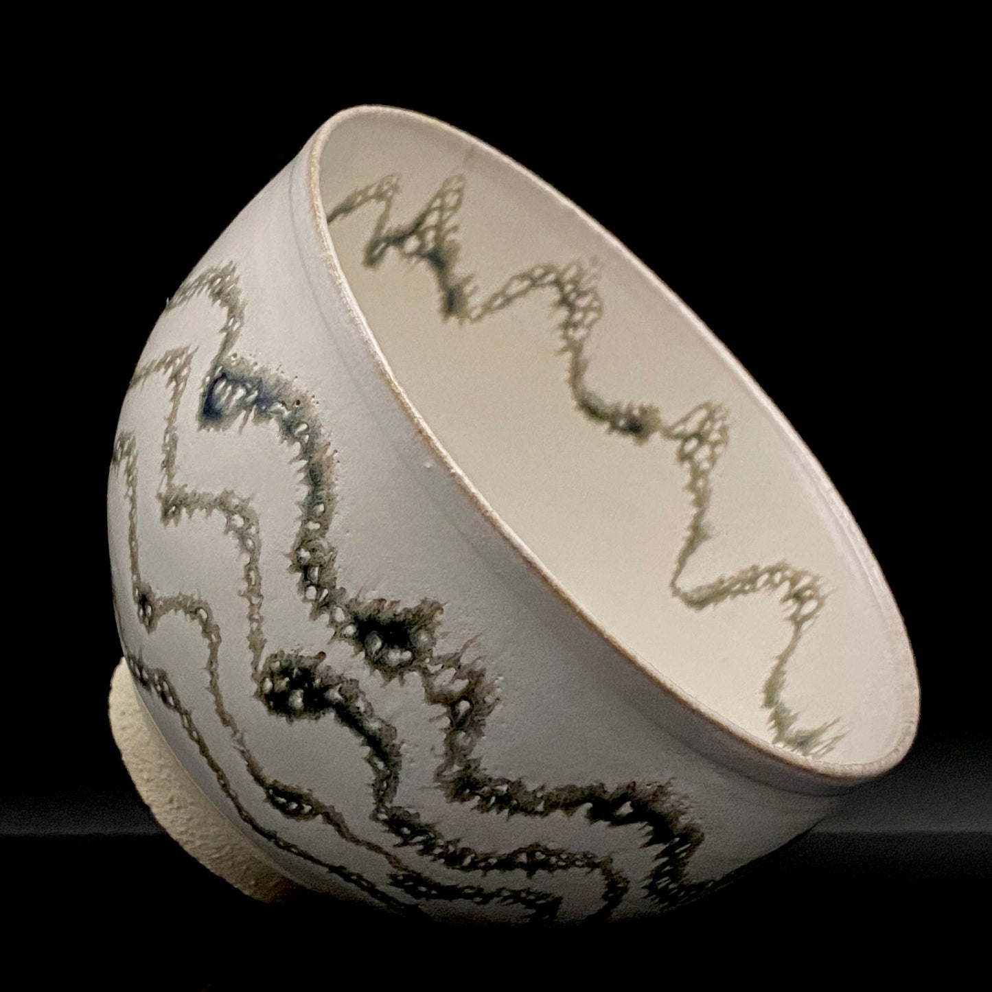 师从人间国宝清水卯一（Shimizu Uichi、父）、荣获松下奖 蓬莱窑 清水 保孝（Shimizu Yasutaka）作 白釉收缩窑变波纹茶碗 和风威士忌杯 #378