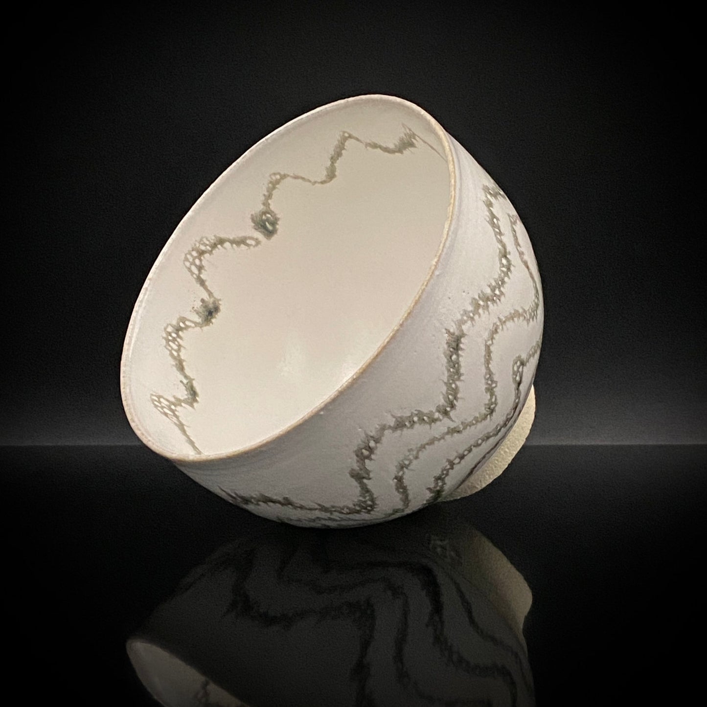 师从人间国宝清水卯一（Shimizu Uichi、父）、荣获松下奖 蓬莱窑 清水 保孝（Shimizu Yasutaka）作 白釉收缩窑变波纹茶碗 和风威士忌杯 #378