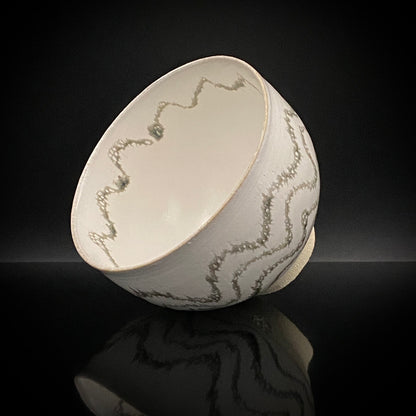 师从人间国宝清水卯一（Shimizu Uichi、父）、荣获松下奖 蓬莱窑 清水 保孝（Shimizu Yasutaka）作 白釉收缩窑变波纹茶碗 和风威士忌杯 #378