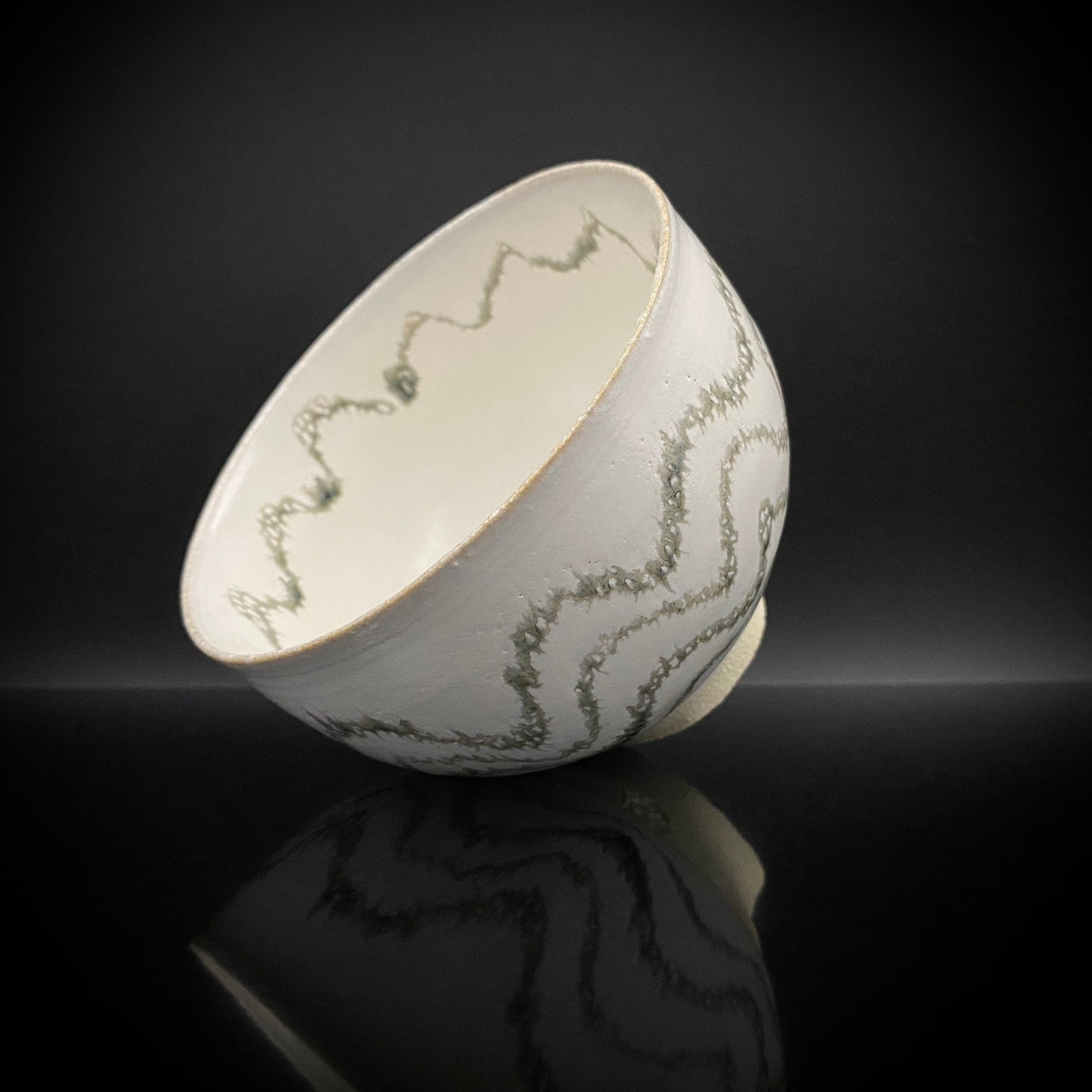 师从人间国宝清水卯一（Shimizu Uichi、父）、荣获松下奖 蓬莱窑 清水 保孝（Shimizu Yasutaka）作 白釉收缩窑变波纹茶碗 和风威士忌杯 #378