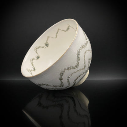 师从人间国宝清水卯一（Shimizu Uichi、父）、荣获松下奖 蓬莱窑 清水 保孝（Shimizu Yasutaka）作 白釉收缩窑变波纹茶碗 和风威士忌杯 #378