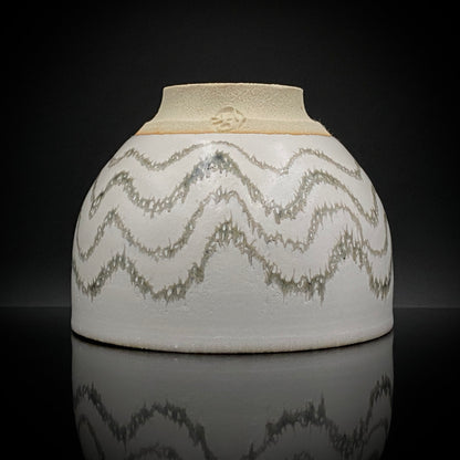 师从人间国宝清水卯一（Shimizu Uichi、父）、荣获松下奖 蓬莱窑 清水 保孝（Shimizu Yasutaka）作 白釉收缩窑变波纹茶碗 和风威士忌杯 #378