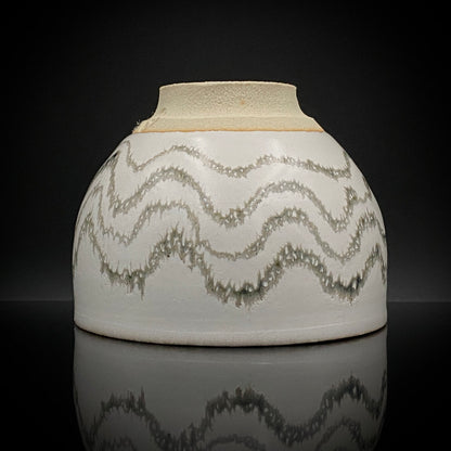 师从人间国宝清水卯一（Shimizu Uichi、父）、荣获松下奖 蓬莱窑 清水 保孝（Shimizu Yasutaka）作 白釉收缩窑变波纹茶碗 和风威士忌杯 #378
