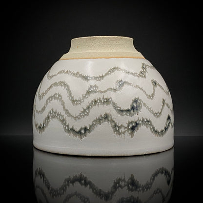 师从人间国宝清水卯一（Shimizu Uichi、父）、荣获松下奖 蓬莱窑 清水 保孝（Shimizu Yasutaka）作 白釉收缩窑变波纹茶碗 和风威士忌杯 #378