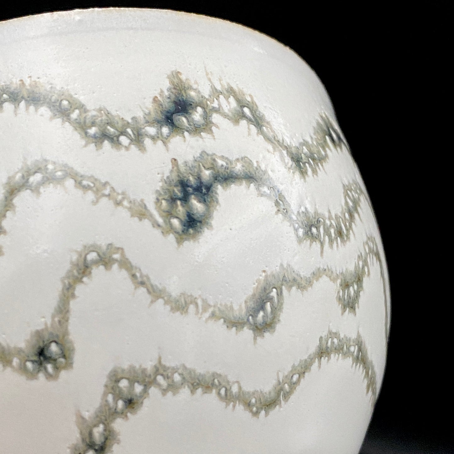 师从人间国宝清水卯一（Shimizu Uichi、父）、荣获松下奖 蓬莱窑 清水 保孝（Shimizu Yasutaka）作 白釉收缩窑变波纹茶碗 和风威士忌杯 #378