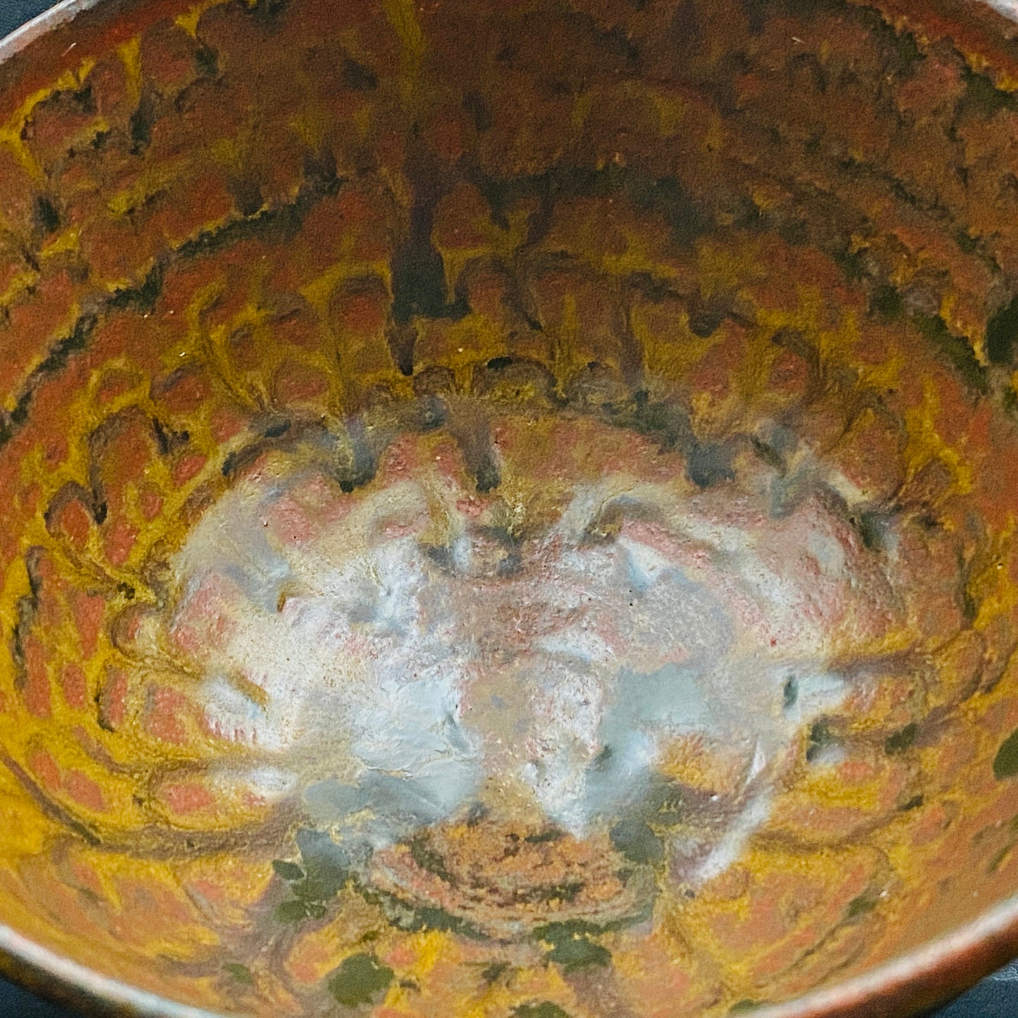 伊万里 渚窯 高木 和安 作 縄文刻文窯変茶盌 抹茶碗 酒器 原始美術 和のロックグラス #392