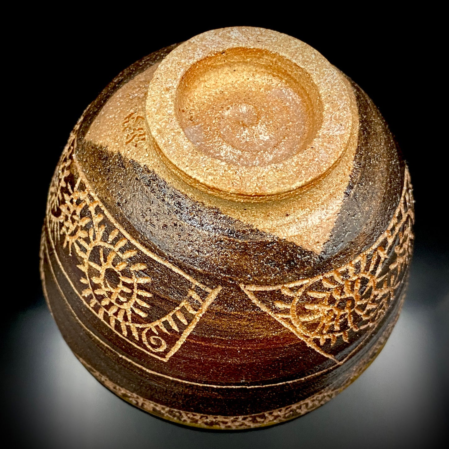 伊万里 渚窯 高木 和安 作 縄文刻文窯変茶盌 抹茶碗 酒器 原始美術 和のロックグラス #392