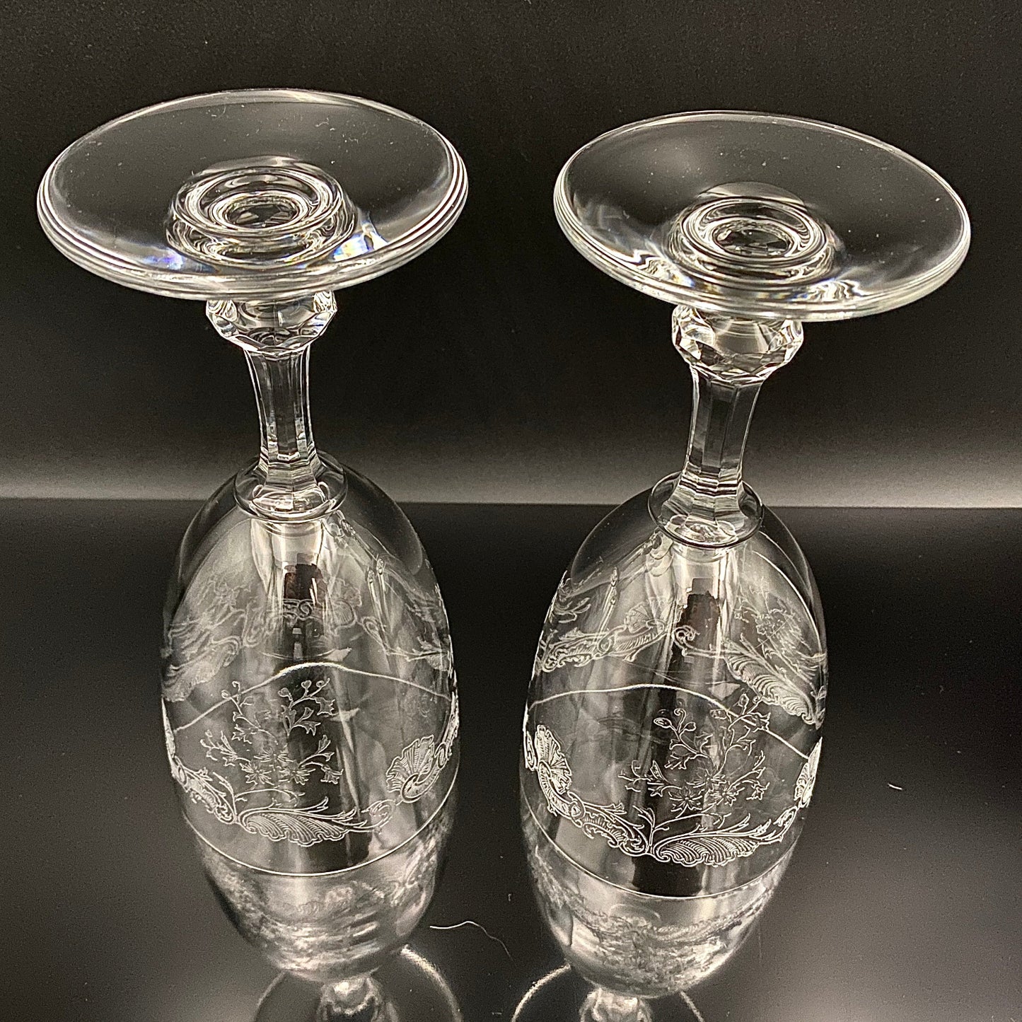 Old Saint Louis Crystal（オールド サンルイ クリスタル ）1910年代 モデル Lorraine（ロレーヌ）花唐草文様 グラス２点セット #77