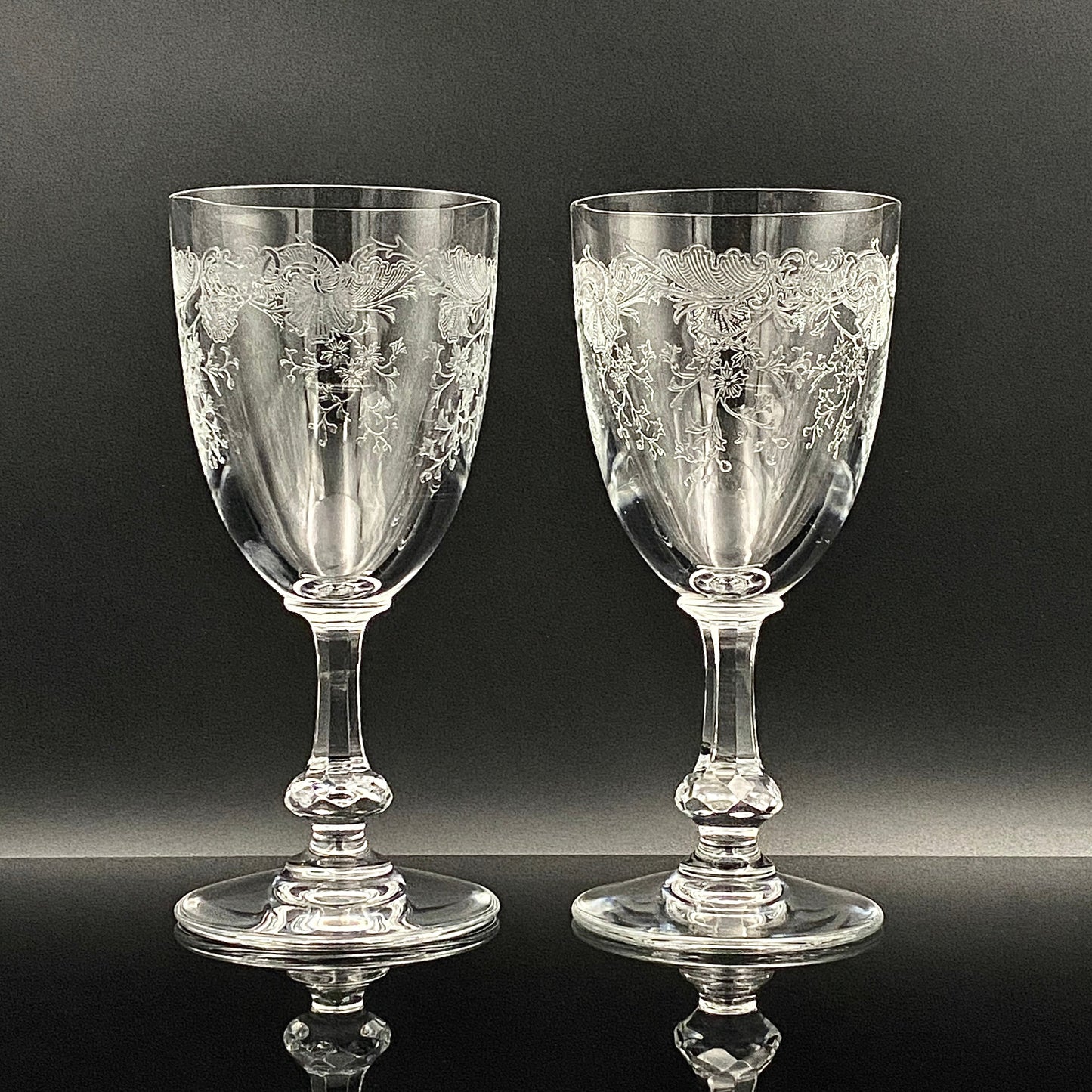 Old Saint Louis Crystal（オールド サンルイ クリスタル ）1910年代 モデル Lorraine（ロレーヌ）花唐草文様 グラス２点セット #77