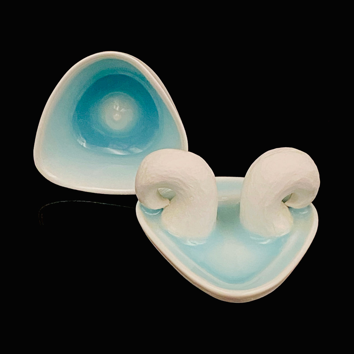 Metropolitan Museum of Art Collection Artist, Japan Ceramic Art Exhibition Grand Prix Winner: Shigekazu Nagae - "Form of Otsumi" Celadon Glazed Porcelain Covered Sake Vessel, Japanese Shot Glass, Made in 2014 #432