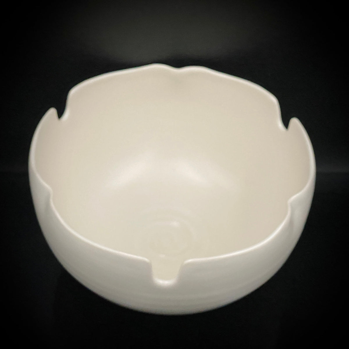 Kyoto Prefecture Cultural Merit Award Recipient, Sodeisha Founder Hikaru Yamada, White-Glazed Bowl, Ice Bowl #420