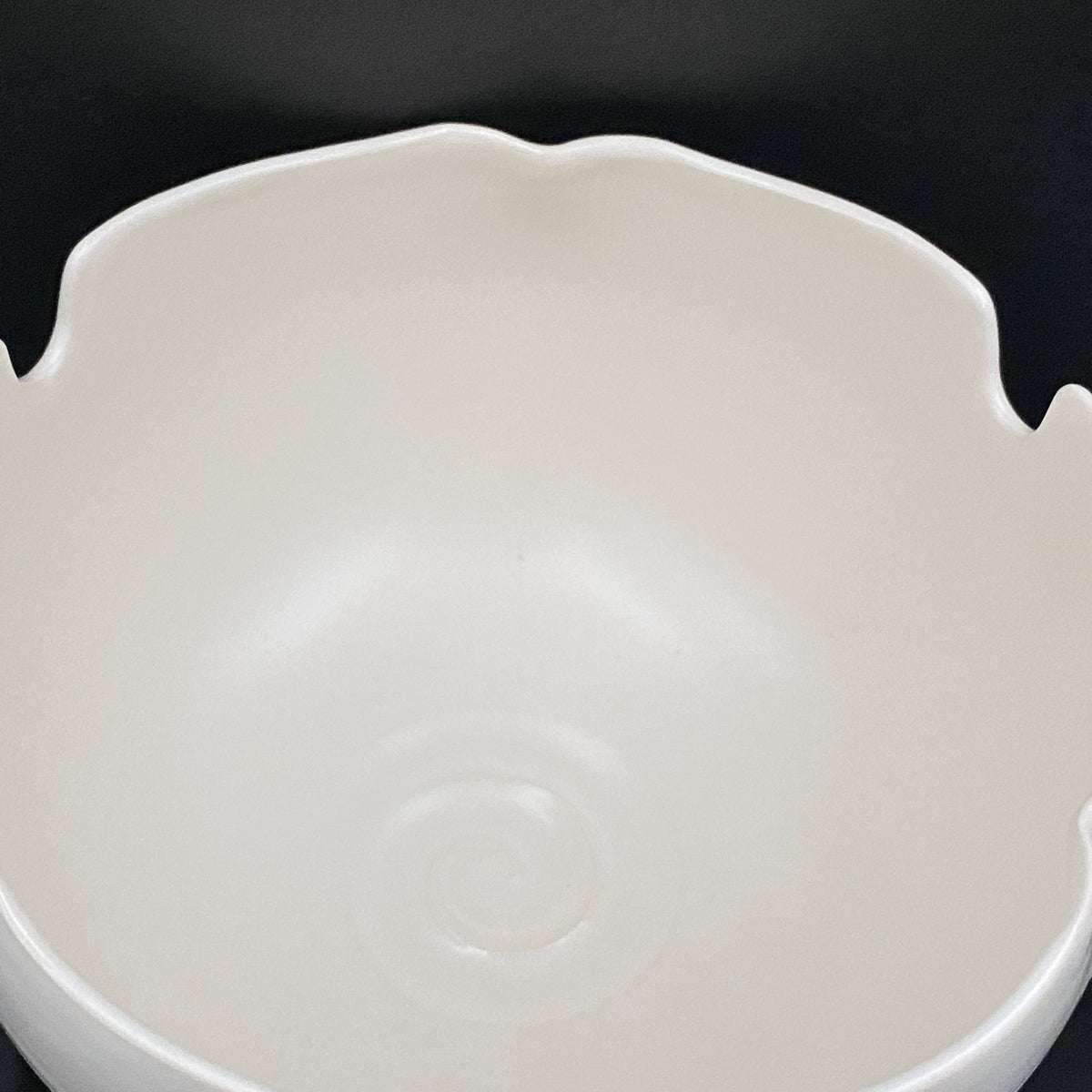 Kyoto Prefecture Cultural Merit Award Recipient, Sodeisha Founder Hikaru Yamada, White-Glazed Bowl, Ice Bowl #420