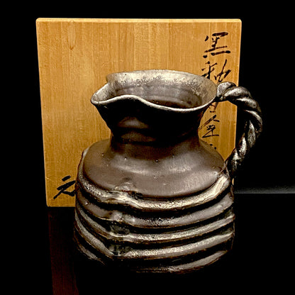 日本陶磁協会賞受賞 ハーバード大学客員研究員 高鶴 元 作 黒釉白金彩 プラチナ彩 蛇腹ツイストハンドルピッチャー 水次 #278