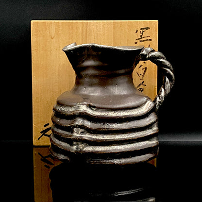 日本陶磁協会賞受賞 ハーバード大学客員研究員 高鶴 元 作 黒釉白金彩 プラチナ彩 蛇腹ツイストハンドルピッチャー 水次 #278