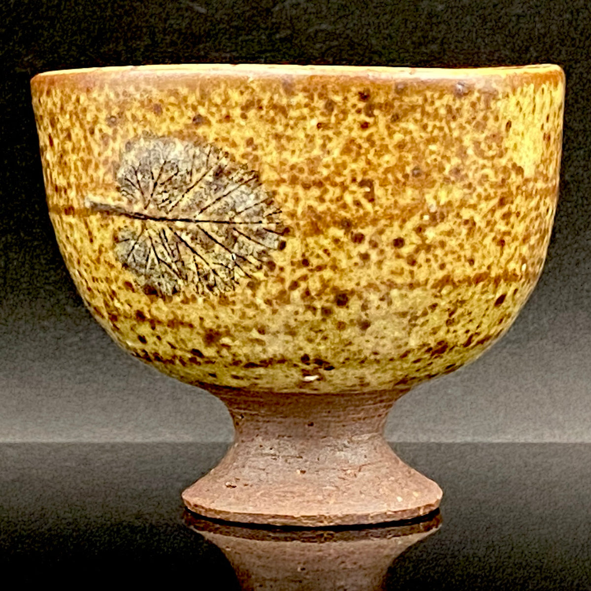 北国風雪賞受賞 能登大社焼創始者 磯見忠司 作 真葉手 酒盃 高足盃 和のショットグラス 古酒用酒器 #443