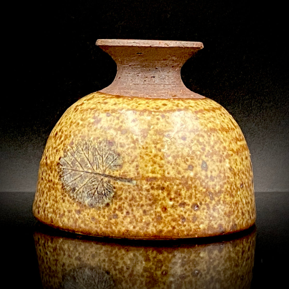 北国風雪賞受賞 能登大社焼創始者 磯見忠司 作 真葉手 酒盃 高足盃 和のショットグラス 古酒用酒器 #443